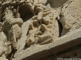 Portal principal granito