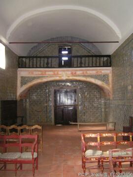 Nave central e coro alto