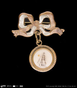 Alfinete com Nossa Senhora da Nazaré