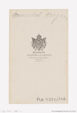 Álbum com retratos de membros das famílias reais europeias