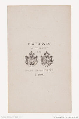 Álbum com retratos de membros das famílias reais