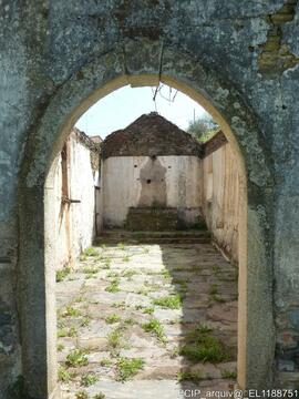 Fotografia das ruinas da capela