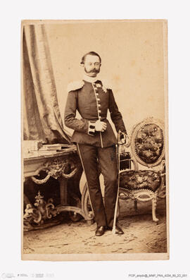 Álbum com retratos de membros das famílias reais europeias