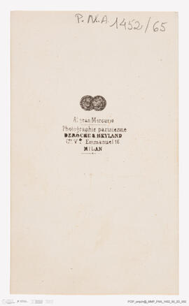 Álbum fotográfico - Álbum de fotografias com retratos de familiares da rainha D. Maria Pia