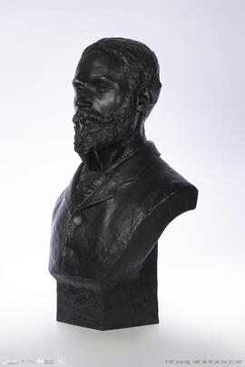 Busto de Marques de Oliveira