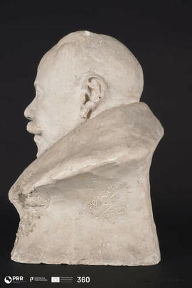 Busto do Professor Magalhães Lemos