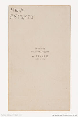 Álbum com retratos de membros das famílias reais