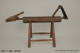 Burro de cardar e pentear