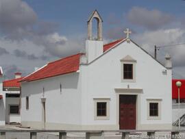 Fachada lateral e principal (parciais)