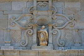 Portal de entrada lateral – Nicho