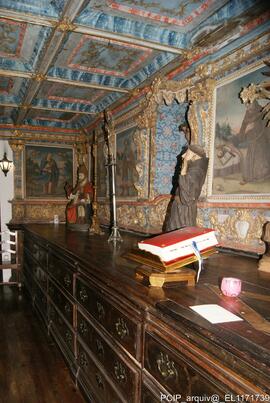 Fotografia do imovel: mobiliario. esculturas, pinturas, elementos arquitectonicos, portas, janelas.