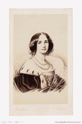 Álbum com retratos de membros das famílias reais europeias