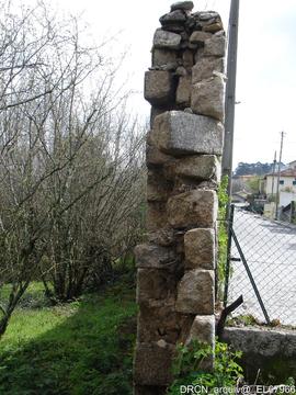 Derrocada de muro da cerca
