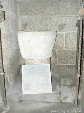 Interior - Pia Baptismal