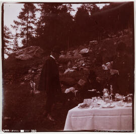 Fotografia - Paisagem / Retrato - Viagens Reais – Gressoney /pic-nic no campo, 2 cães e dois homens