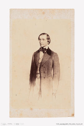 Álbum com retratos de membros das famílias reais europeias