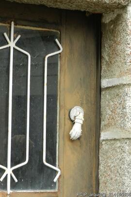 Detalhe de porta de habitação
