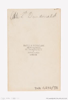 Álbum com retratos de membros das famílias reais europeias