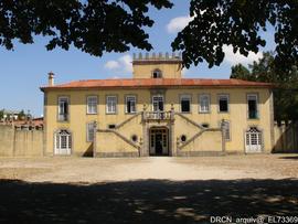 Exterior - Fachada principal - Jardim