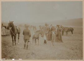 Álbum fotográfico - Passeios no Campo; saltos a cavalo; etc