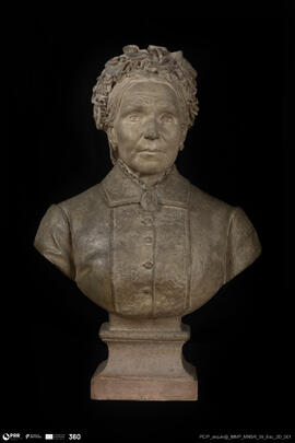 Busto de Emília Pinto Leite