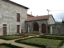 Capela de São Torcato, Monumento Nacional, Capela de Santa Catarina - pormenor retábulo