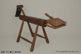 Burro de cardar e pentear