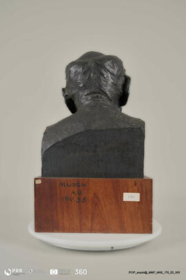 Busto do Conselheiro Teixeira Direito