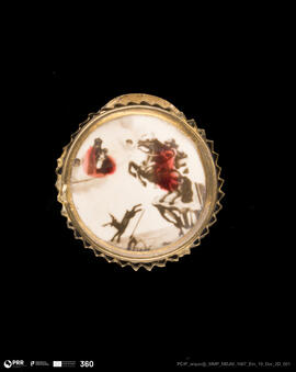 Alfinete com Milagre de Nossa Senhora da Nazaré