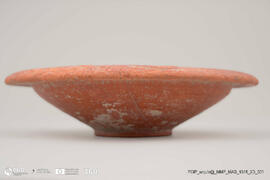 Prato de argila vermelha