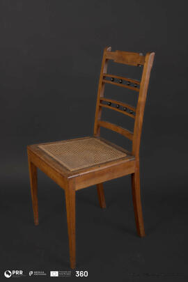 Conjunto de Doze Cadeiras