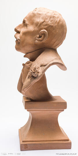 Busto Eça de Queiróz