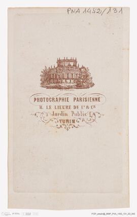 Álbum fotográfico - Álbum de fotografias com retratos de familiares da rainha D. Maria Pia