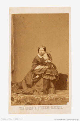 Álbum com retratos de membros das famílias reais europeias