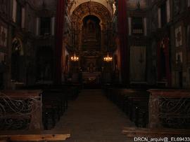 Conservação e restauro do pavimento do coro