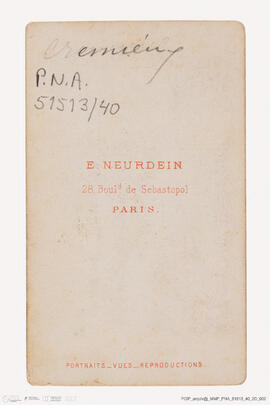 Álbum com retratos de membros das famílias reais