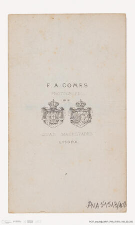 Álbum com retratos de membros das famílias reais