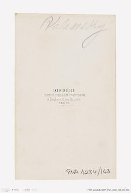 Álbum com retratos de membros das famílias reais europeias