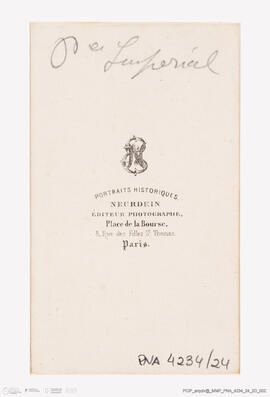 Álbum com retratos de membros das famílias reais europeias