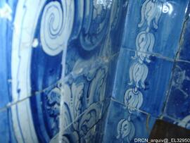 Azulejos-destacamentos/fissuras zona juntas