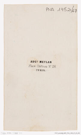 Álbum fotográfico - Álbum de fotografias com retratos de familiares da rainha D. Maria Pia