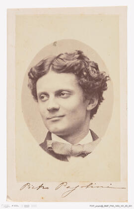 Álbum fotográfico - Álbum de fotografias com retratos de familiares da rainha D. Maria Pia