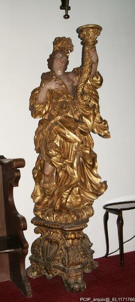 Fotografia do imovel: mobiliario. esculturas, pinturas, elementos arquitectonicos, portas, janelas.