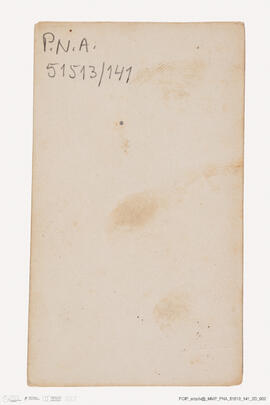 Álbum com retratos de membros das famílias reais