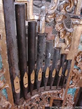 Órgão - pormenor tubos - restauro MDF