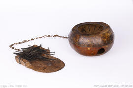 Sansa em Forma de Abano e Ressoador de Cabaça