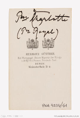 Álbum com retratos de membros das famílias reais europeias