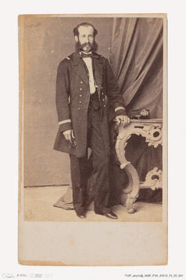 Álbum com retratos de membros das famílias reais