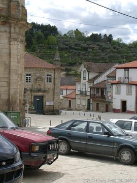 Largo em frente da Igreja do Mosteiro de Salzedas