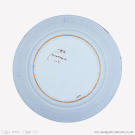 Prato com tocador de viola